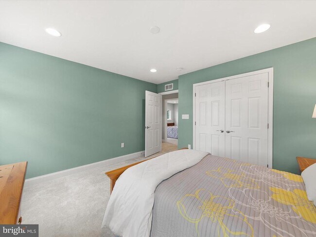 Building Photo - 26300 Tributary Blvd