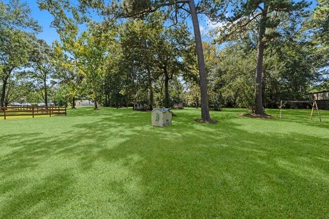 Building Photo - 15456 Pin Oak Dr