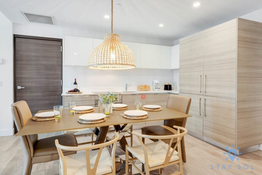 Building Photo - 777 N Ocean Dr