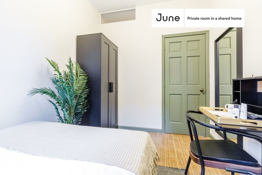 Building Photo - Room in Shared 3 bed/1 bath home in Chinatown