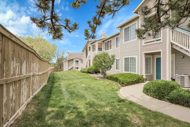 Building Photo - 8475 Pebble Creek Way