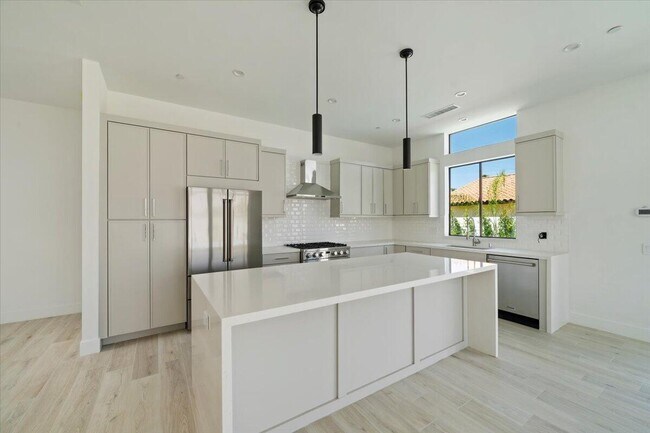 Building Photo - 78525 Orcabessa Dr