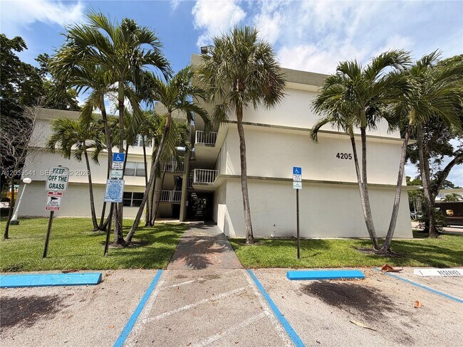 Building Photo - 4205 N University Dr