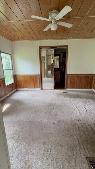 Building Photo - 170 Woodland Rd