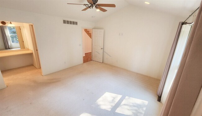 Building Photo - 29157 Hemingway Dr