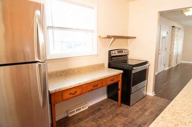 Building Photo - 114 Stratford Ct