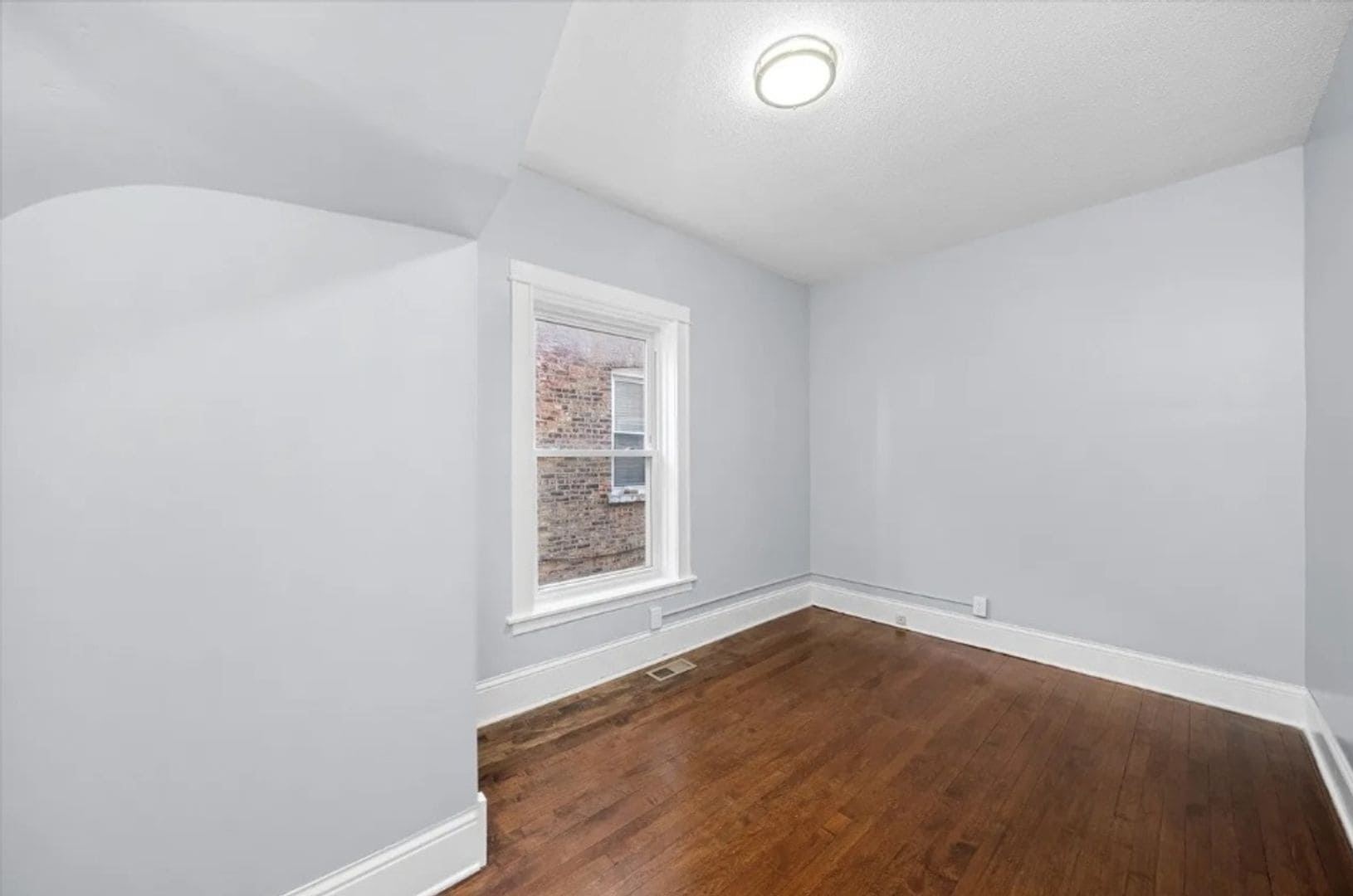 Building Photo - 2411 S 56th Ct