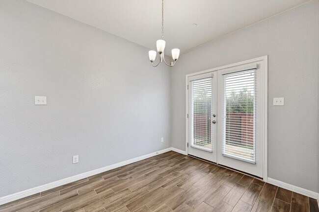 Building Photo - 1300 Catalan Rd