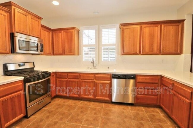 Building Photo - 217 Barnhill Dr