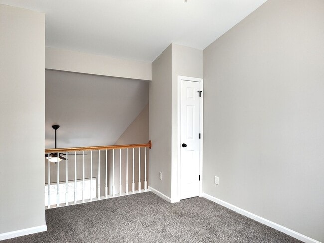 Building Photo - Two story, 3 Bedroom, 2.5 Bath End Unit Townhome located in the Hanover Community in SC!