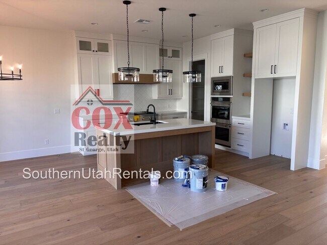 Building Photo - BRAND NEW 6 bed  | 4 bath | 3 car garage c...