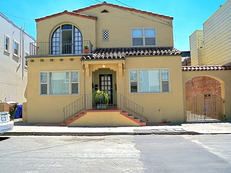 Primary Photo - 1225 Wanda St