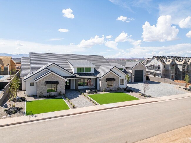 Building Photo - Gorgeous Custom Single Story with RV Garage