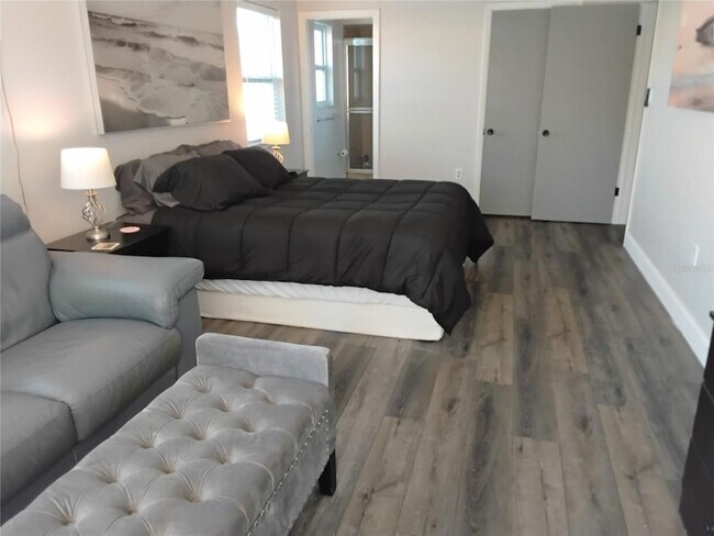 Building Photo - 1235 S Highland Ave