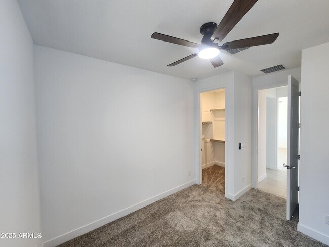 Building Photo - 11214 N 168th Dr