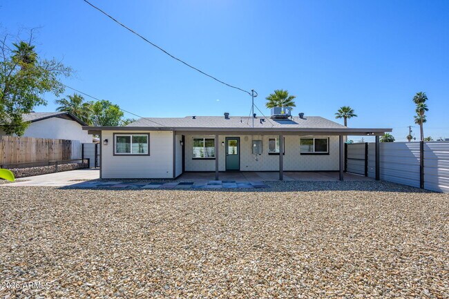 Building Photo - 8702 E Monte Vista Rd