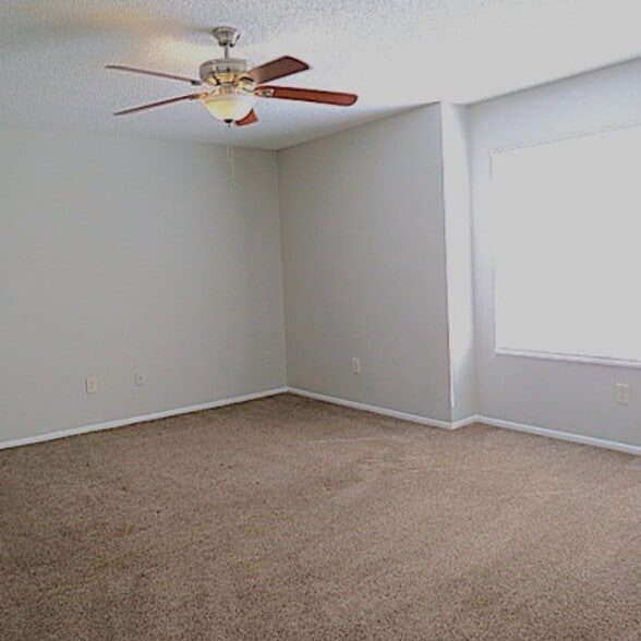 Building Photo - Metrowest Area!! 4 Bedroom 2.5 Bath Home Coming Soon!!