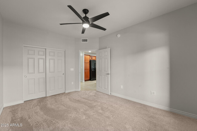 Building Photo - 5350 E Deer Valley Dr