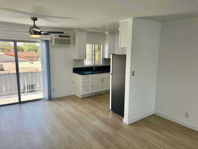 Building Photo - Gregory Way Apartments