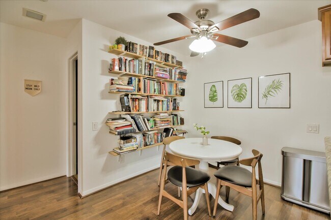 Building Photo - 3456 Castle Glen Dr