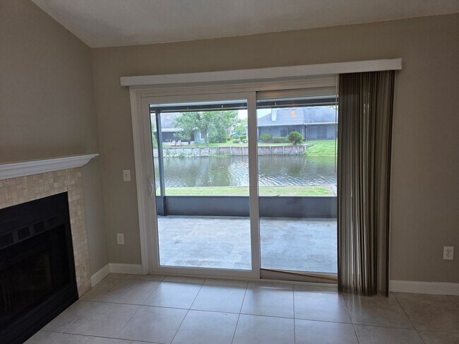 Building Photo - 180 Martinique Cir