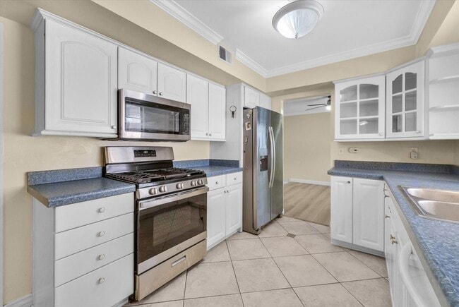 Building Photo - 175 Masters Ave