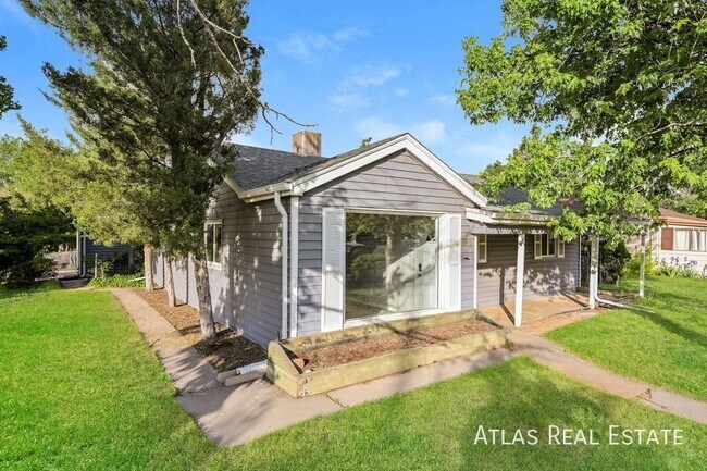 Building Photo - 1092 Worchester St