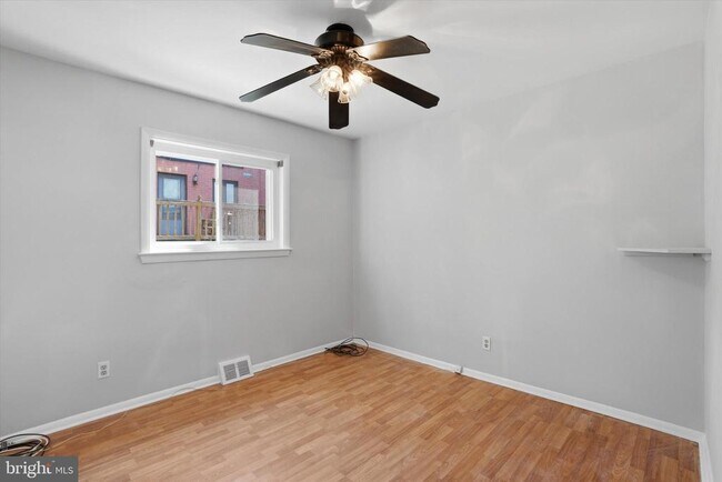 Building Photo - 169 Juniper Rd