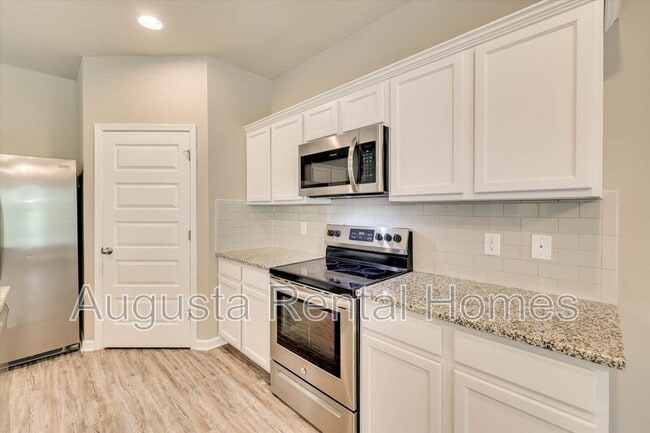 Building Photo - 5054 Vine Ln