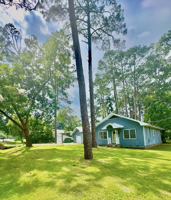 Building Photo - featuring an open layout - rent to own!