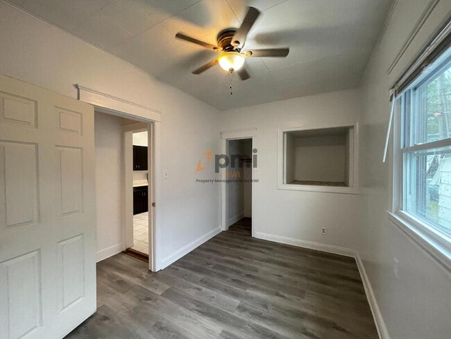 Building Photo - 4915 Linden Ave