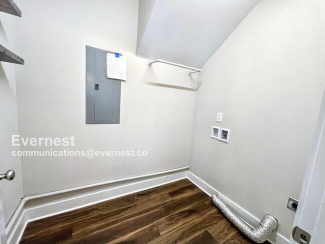 Building Photo - 5398 Reneau Way