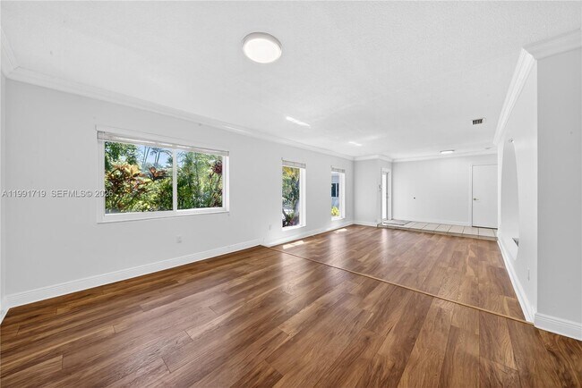 Building Photo - 10142 SW 79th Ave