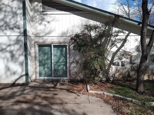 Building Photo - 7105 Treasure Cove