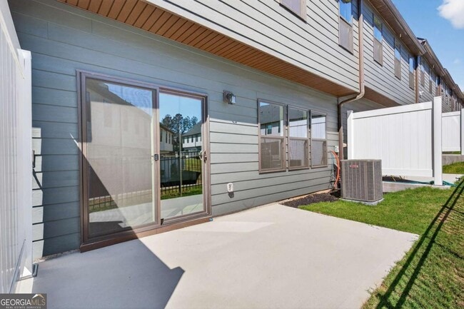 Building Photo - 325 Enchanted Ct