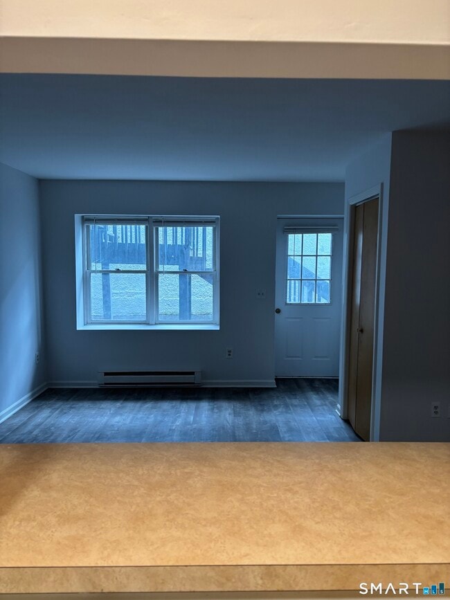 Building Photo - 31 Railroad St