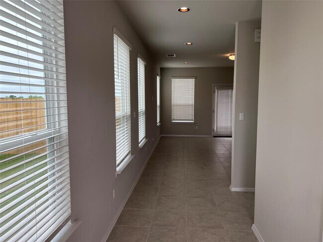 Building Photo - 125 Hidden Branch Cv