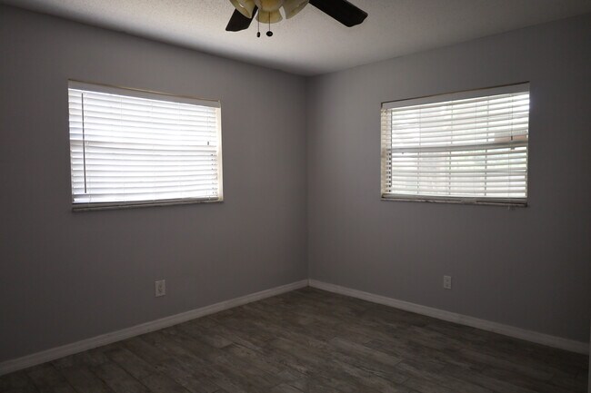 Building Photo - 4688 Posada Dr