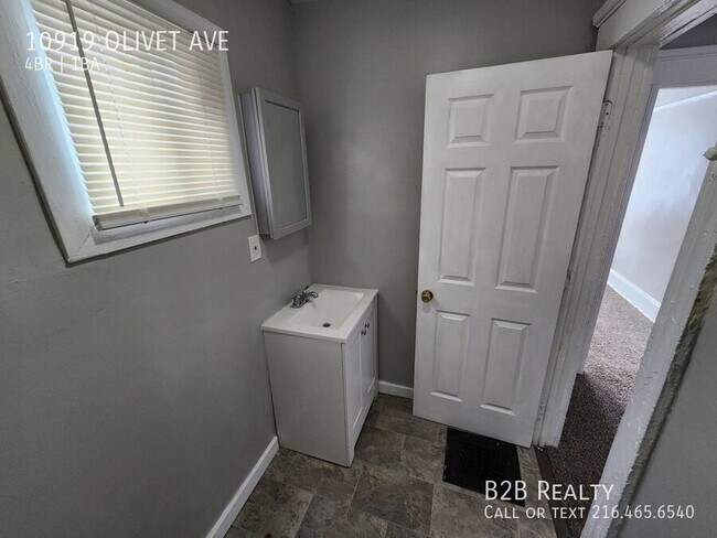 Building Photo - 10919 Olivet Ave