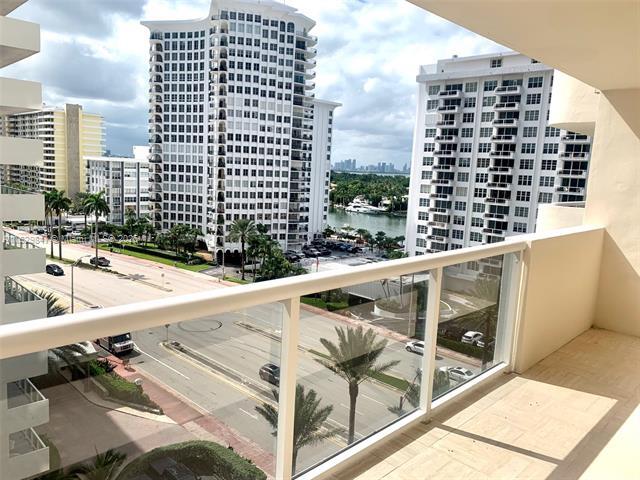 Building Photo - 5757 Collins Ave