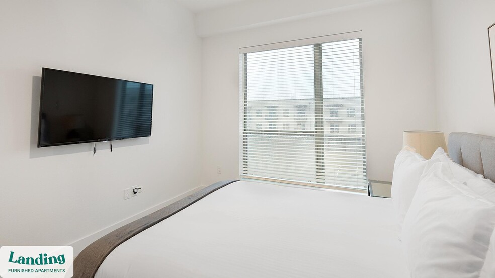 Building Photo - 650 E Sycamore St