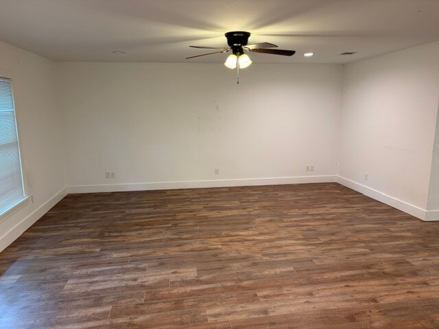 Living Room - 1612 Elizabeth Blvd