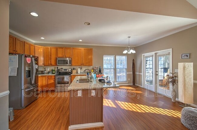 Building Photo - 512 S Orchard Farms Ave