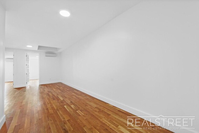 Building Photo - BRAND NEW 3 BED 2 Bath in Bushwick!