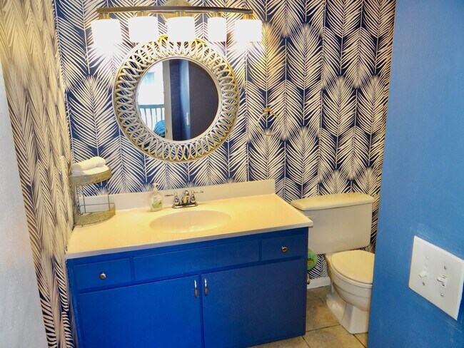 Building Photo - Furnished All-Inclusive 4bed/3bath condo a...