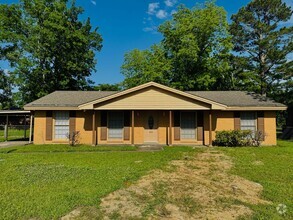 Building Photo - Cute & Cozy 3 Bedroom / 2 Bathroom in Mont...