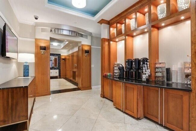 Building Photo - 2 Bedroom, 2 Bathroom Spacious Condo with Dining & Living Room within Heart of Buckhead