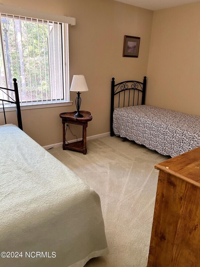 Building Photo - 250 Sugar Gum Ln