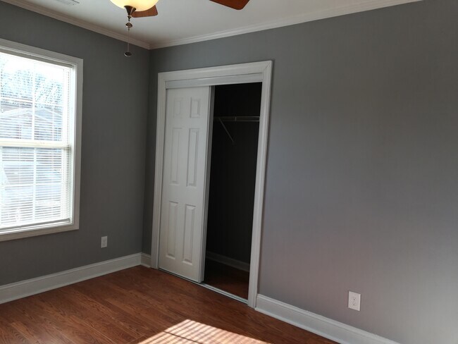 Building Photo - 1709 Sails Way