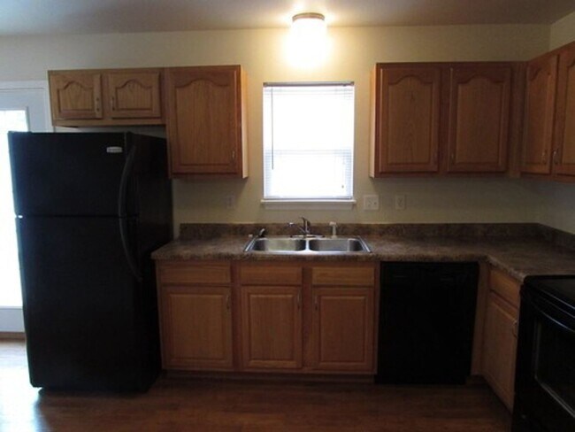 Building Photo - 6186-MF1-E1